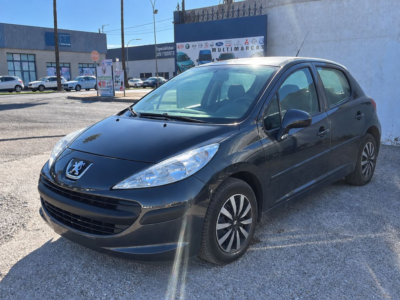 Peugeot 207 1.4 75 CV de ocasión en Utrera